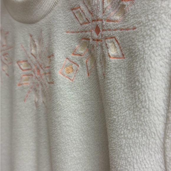 Granny Alia Cream Sweater with Pink Embroidery - Picture 4 of 10